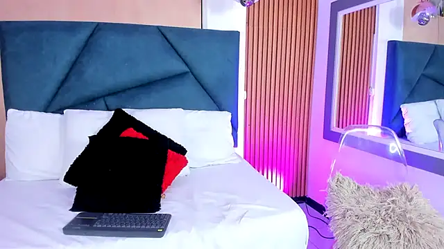 Ivy Spicy online show from 04.21.26