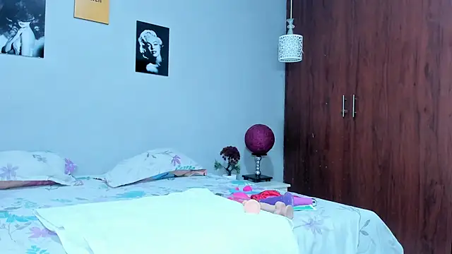 sexynova 93 online show from 07.18.26