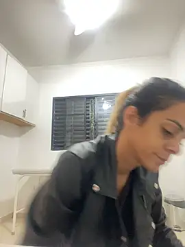 Snapshot of sabrinaneves chatting on 06.12.26 sabrinaneves online show from 06.12.26