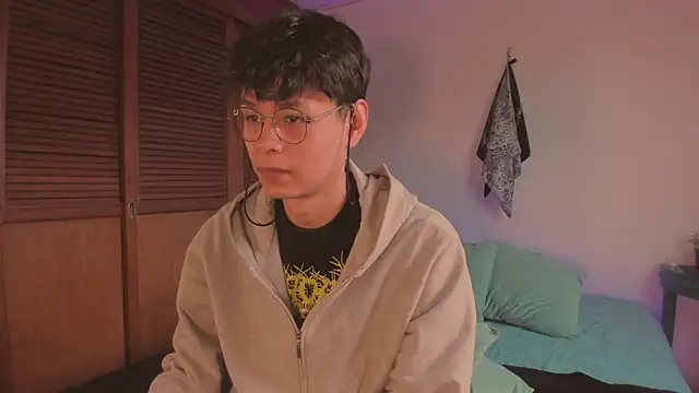 estmonnn online show from 12.13.25