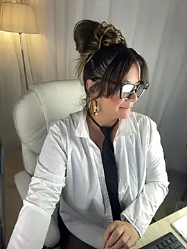 best secret online show from 04.10.26