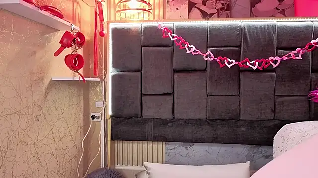 Im-Lola online show from 02.12.26