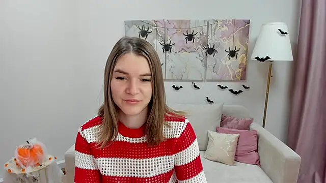 AriaAmaren online show from 10.31.25