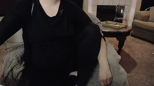 Snapshot of Skyl31 chatting on 11.13.25 Skyl31 online show from 11.13.25