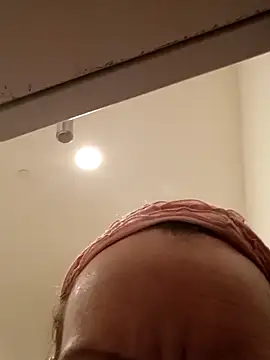 Karebearz1 online show from 11.28.25