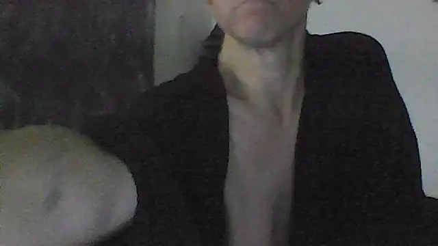 Karebearz1 online show from 04.16.26