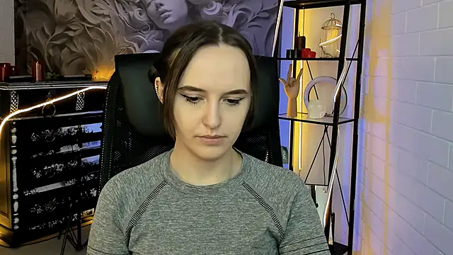 Snapshot of IreneBailey chatting on 11.13.25 IreneBailey online show from 11.13.25