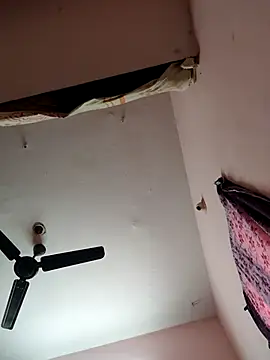 Snapshot of pujapujarrrr chatting on 11.23.25 pujapujarrrr online show from 11.23.25