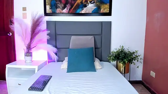 Snapshot of HannaaWells chatting on 02.20.26 HannaaWells online show from 02.20.26