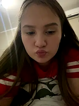 Regina Lynne online show from 11.04.25