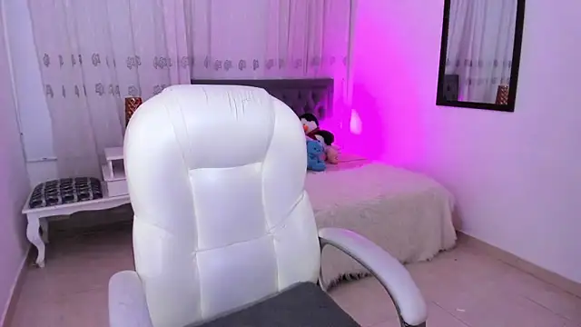 Luna Jonnes1 online show from 12.19.25