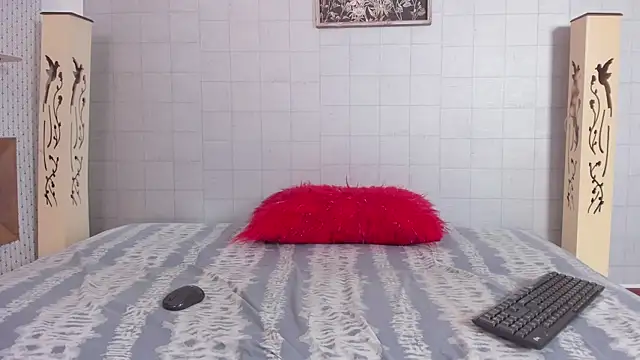 Snapshot of Oceaan_lady chatting on 04.08.26 Oceaan lady online show from 04.08.26