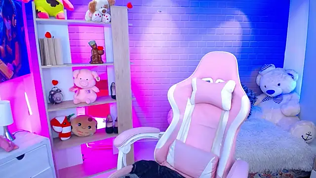 Snapshot of roseefancy19 chatting on 02.04.26 roseefancy19 online show from 02.04.26