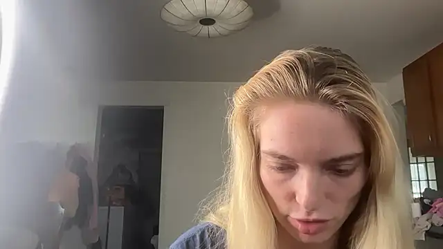 Snapshot of lanasharapovaxxx chatting on 03.15.26 lanasharapovaxxx online show from 03.15.26