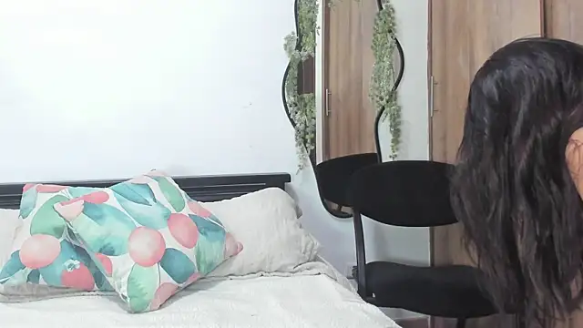 MailynAndNick online show from 04.13.26