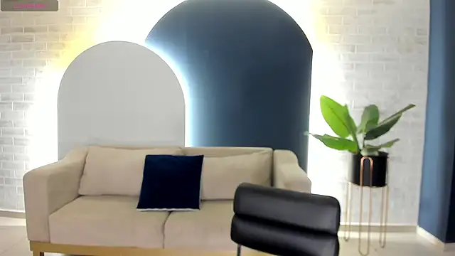 BellaConnorX online show from 05.12.26