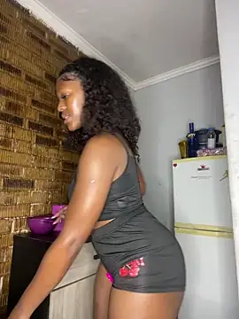 Snapshot of SP1CY_MOMMY chatting on 02.05.26 SP1CY MOMMY online show from 02.05.26