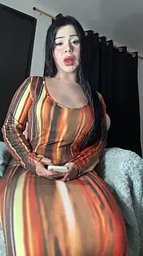 Snapshot of cowgirllyx chatting on 11.14.25 cowgirllyx online show from 11.14.25