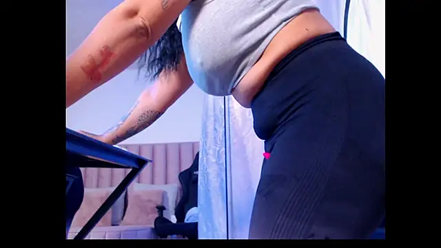 Natural BIGASS Nina online show from 11.01.25