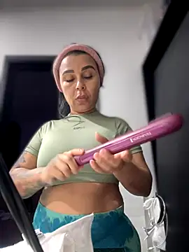 Natural BIGASS Nina online show from 11.25.25