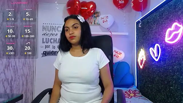 Snapshot of valeria_martinez19 chatting on 02.14.26 valeria martinez19 online show from 02.14.26