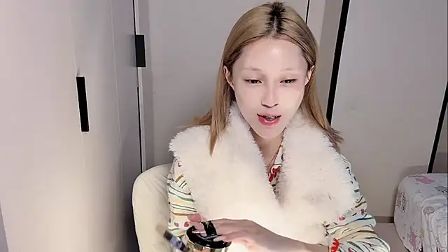 yuyu-33 online show from 03.04.26