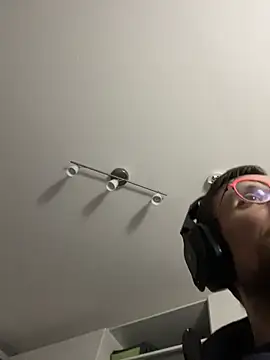 Snapshot of Guttermann chatting on 11.26.25 Guttermann online show from 11.26.25