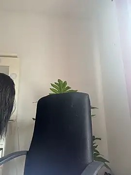 BabyLauritaa online show from 07.04.26