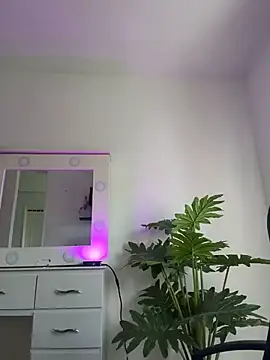 BabyLauritaa online show from 07.18.26