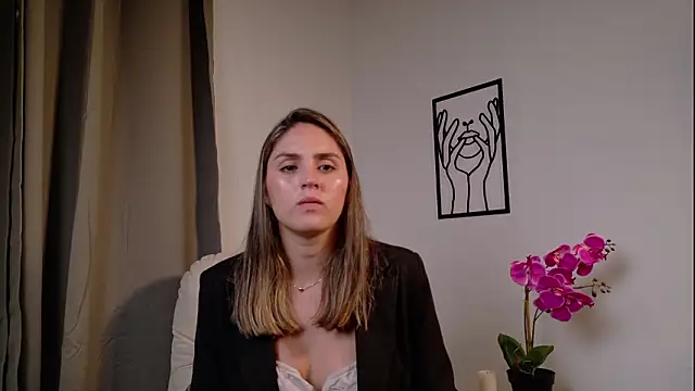 Snapshot of VictoriaNova_ chatting on 02.03.26 VictoriaNova online show from 02.03.26