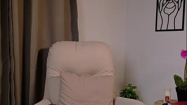 Snapshot of VictoriaNova_ chatting on 02.06.26 VictoriaNova online show from 02.06.26