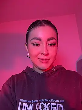 Elina Hills online show from 02.03.26