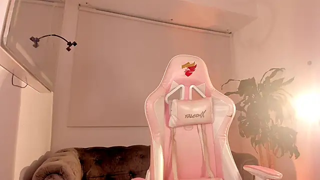 eva  s online show from 04.15.26