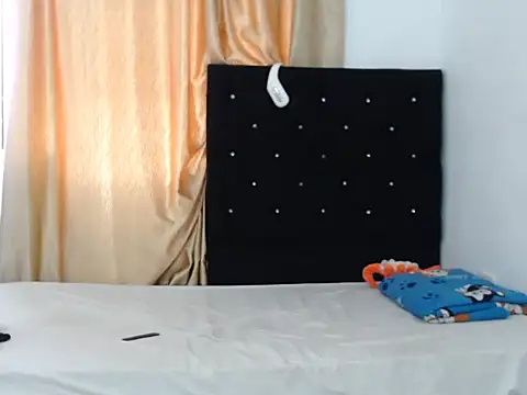 zoelittle3 online show from 11.24.25