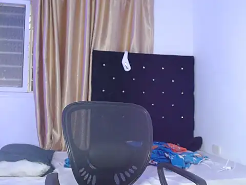 zoelittle3 online show from 11.25.25