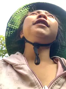 Snapshot of bi-bo123 chatting on 11.25.25 bi-bo123 online show from 11.25.25