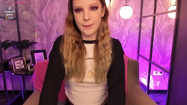 Snapshot of Iris_Fresh chatting on 11.20.25 Iris Fresh online show from 11.20.25