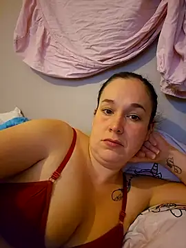 Snapshot of Girlysensuelle chatting on 11.30.25 Girlysensuelle online show from 11.30.25