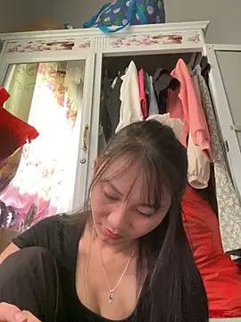 Snapshot of Amino-Suca chatting on 10.31.25 Amino-Suca online show from 10.31.25