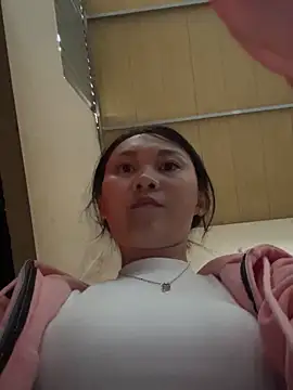 Snapshot of Amino-Suca chatting on 11.19.25 Amino-Suca online show from 11.19.25