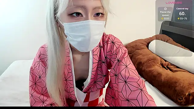 Snapshot of yeji_2001 chatting on 03.01.26 yeji 2001 online show from 03.01.26