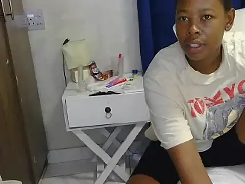 baddiemine05 online show from 11.22.25