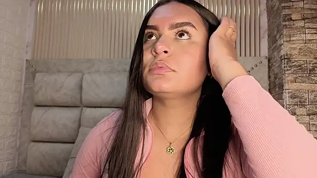 amarahanks1 online show from 11.28.25