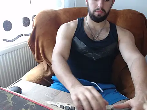 Snapshot of strongcoffee10 chatting on 11.04.25 strongcoffee10 online show from 11.04.25