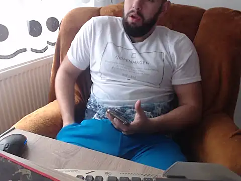 Snapshot of strongcoffee10 chatting on 11.12.25 strongcoffee10 online show from 11.12.25