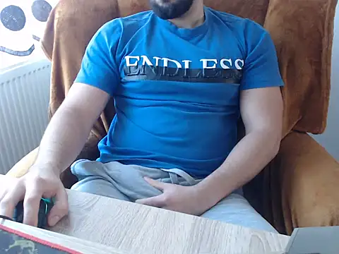 Snapshot of strongcoffee10 chatting on 11.19.25 strongcoffee10 online show from 11.19.25