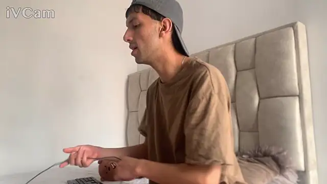 Snapshot of dylan_drakee chatting on 02.01.26 dylan drakee online show from 02.01.26