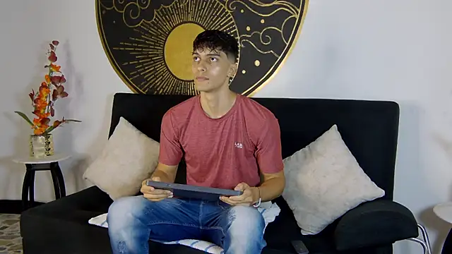 AlessioVitale online show from 11.15.25