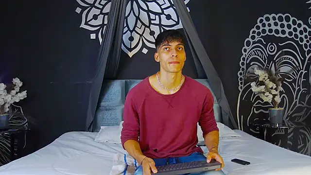 AlessioVitale online show from 12.05.25