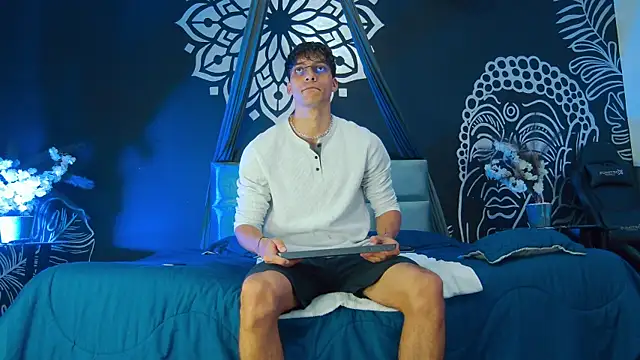 AlessioVitale online show from 01.08.26